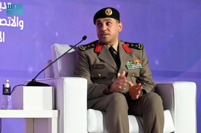 ابن شلهوب يبرز أهمية الإعلام الرقمي في تعزيز الوعي والتوعية الأمنية بشكل فعّال.