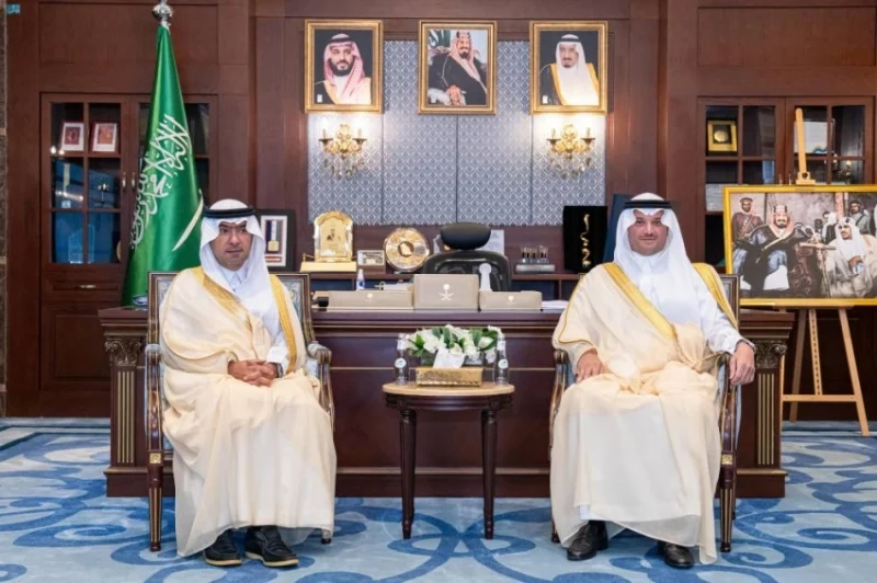 اجتماع بين محافظ الأحساء ووزير البلديات لاستعراض المشاريع المستقبلية