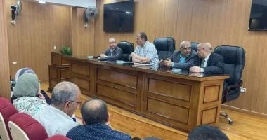 اجتماع رئيس كهرباء شمال الدلتا لمتابعة الأداء الفعال بالشركة