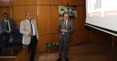 اجتماع هام لوزير الكهرباء مع خبراء المواد النووية لتوطين الصناعة