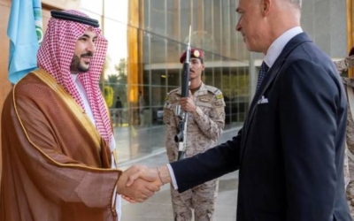 اجتماع وزير الدفاع ونظيره المجري لبحث المستجدات الأمنية