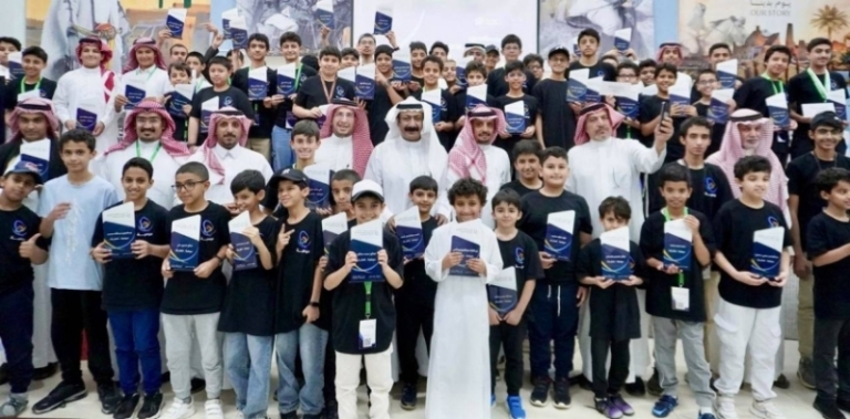 اختتام برنامج “موهبة الإثرائي” في الباحة بمشاركة (174) طالبًا وطالبة
الباحة تشهد ختام برنامج “موهبة الإثرائي” بمشاركة (174) طالبًا وطالبة
برنامج “موهبة الإثرائي” يختتم فعالياته في الباحة بمشاركة (174) طالبًا وطالبة