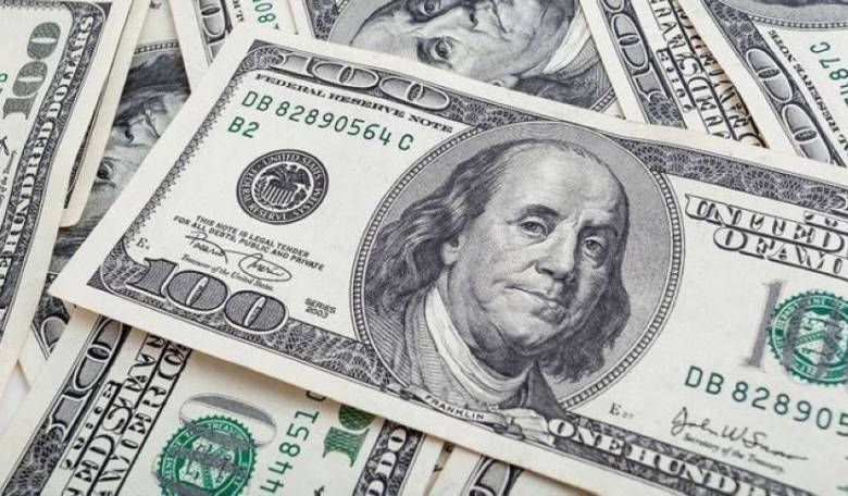 ارتفاع الدولار أمام العملات الأخرى وتراجع قيمة اليورو في الأسواق المالية العالمية.