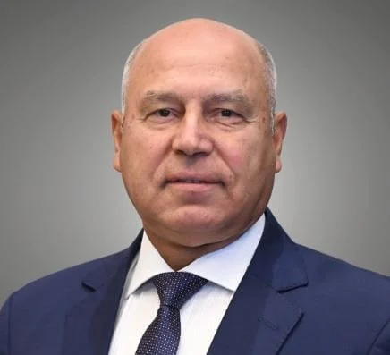 استعراض الوزير للتعديلات الجديدة في البرنامج الوطني لصناعة السيارات