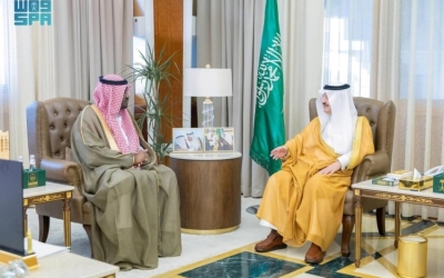 استقبال أمير الشرقية لرئيس وأعضاء الجمعية السعودية لحكام كرة القدم  
أمير الشرقية يلتقي برئيس وأعضاء الجمعية السعودية لحكام كرة القدم  
توجه أمير الشرقية نحو رئيس وأعضاء الجمعية السعودية لحكام كرة القدم  
اجتماع أمير الشرقية مع رئيس وأعضاء الجمعية السعودية لحكام كرة القدم  
لقاء أمير الشرقية برئيس وأعضاء الجمعية السعودية لحكام كرة القدم