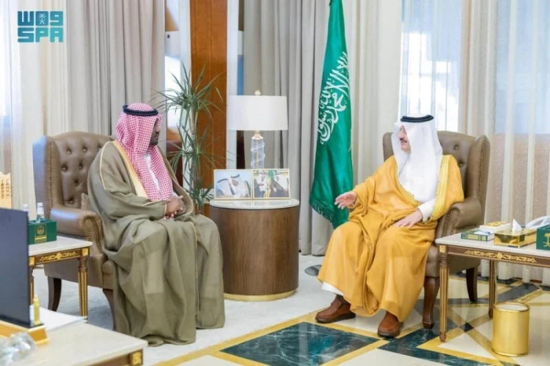 استقبال أمير الشرقية لرئيس وأعضاء الجمعية السعودية لحكام كرة القدم
أمير الشرقية يلتقي برئيس وأعضاء الجمعية السعودية لحكام كرة القدم
توجه أمير الشرقية نحو رئيس وأعضاء الجمعية السعودية لحكام كرة القدم
اجتماع أمير الشرقية مع رئيس وأعضاء الجمعية السعودية لحكام كرة القدم
لقاء أمير الشرقية برئيس وأعضاء الجمعية السعودية لحكام كرة القدم