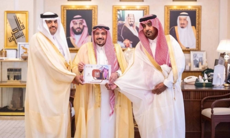 استقبال محافظ ضرية من أمير القصيم
