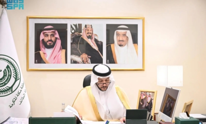 استقبال مدير مركز التنمية الاجتماعية بالطائف من الأمير سعود بن نهار