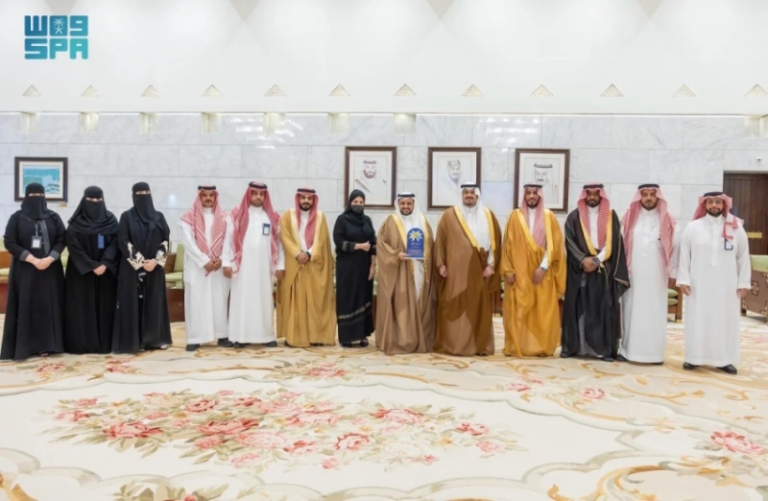استقبال نائب أمير الرياض لمدير فرع وزارة الموارد البشرية والتنمية الاجتماعية