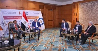 استقبال وزير البترول رئيس شركة مناجم النوبة لتنقيب الذهب