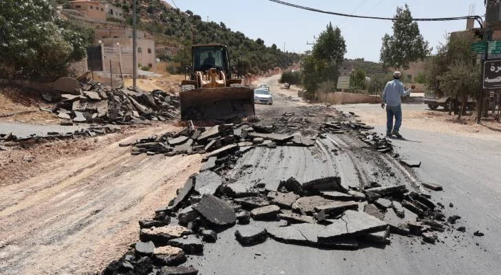 استكمال توسعة وصيانة طريق "عنجرة - عجلون" قبل الموعد المحدد