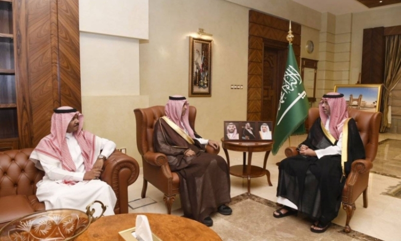 اطلاع مُحافظ جدة على برامج «ثقافية الفنون»