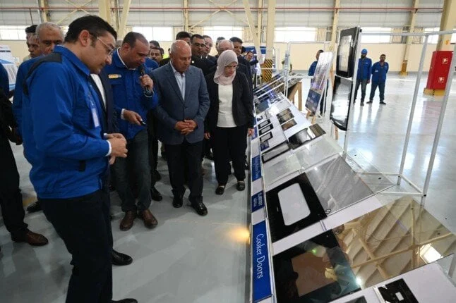 افتتاح مصنع جديد لإنتاج الزجاج الهندسي بالمنوفية من قبل وزير الصناعة