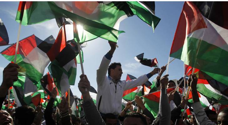 الأردن يهنئ فرنسا بقرار الاعتراف بالدولة الفلسطينية
اعتراف فرنسا بالدولة الفلسطينية يحظى بتأييد الأردن
الأردن يشيد بإعلان ماكرون حول الدولة الفلسطينية
قرار ماكرون بشأن فلسطين يحظى بدعم أردني