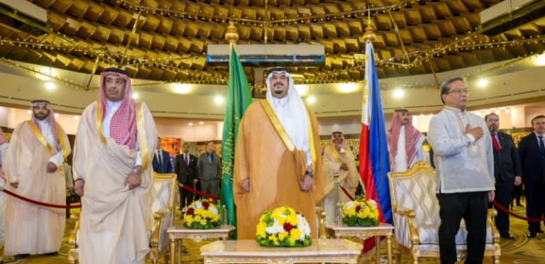الأمير محمد بن عبدالرحمن يكرم حفل سفارة الفلبين