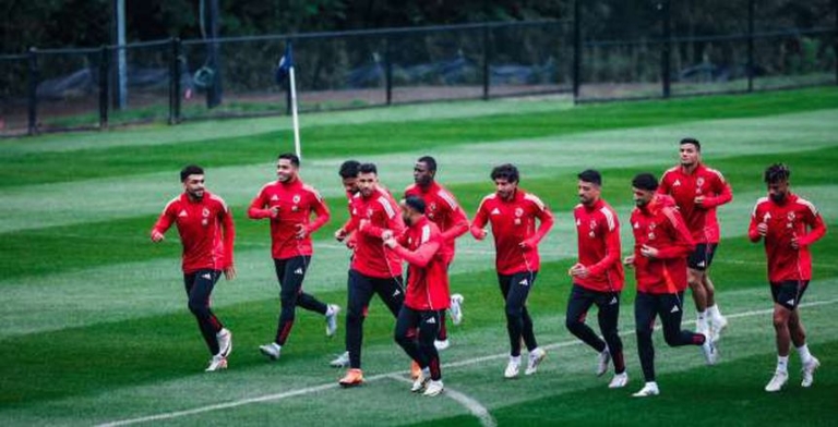 الأهلي يعلن عن ثلاثي جديد.. والزمالك يمنع رحيل 9 نجوم وبيراميدز يوجه ضربة قوية