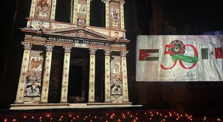 البترا تستعد للاحتفاء باليوبيل الذهبي للعلاقات الأردنية المكسيكية من خلال إضاءة الخزنة بألوان العلم المكسيكي