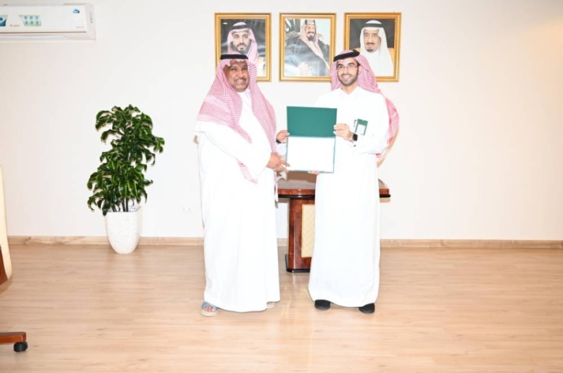 البيئة تكرم الغامدي تقديراً لجهوده في صوت المواطن