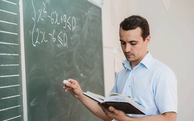 التربية تمهد لبدء التقديم للتعليم الإضافي العام الجديد