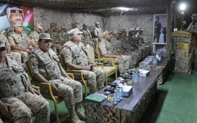 الحنيطي يتابع تمريناً ليلياً في المنطقة العسكرية الشرقية