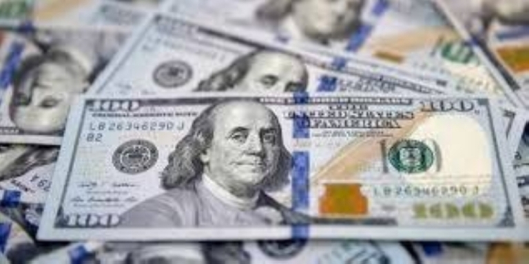 الدولار يشهد تراجعًا ملحوظًا أمام العملات الرئيسية في الأسواق العالمية.