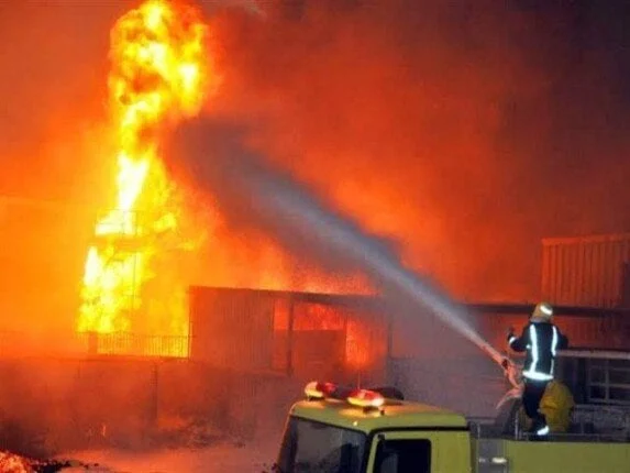 السيطرة على حريق في المجزر الآلي بالبساتين