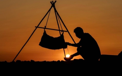 الصميل يبرز كبديل مبتكر للثلاجة في حياة البادية بالحدود الشمالية