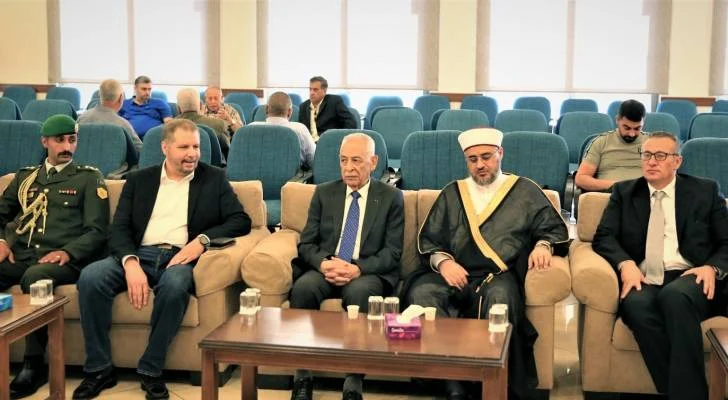 العيسوي يتقدم بالتعزية في وفاة نقيب الصحفيين الأسبق سيف الشريف نيابة عن الملك وولي العهد