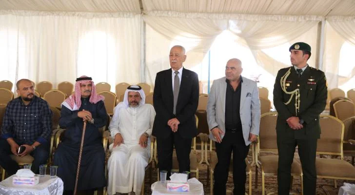 العيسوي يقدم التعازي لعشيرة المناصير نيابة عن الملك وولي العهد