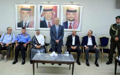 العيسوي يقدم تعازي الملك وولي العهد لعشيرة العلاوي  
تعازي الملك وولي العهد تقدم لعشيرة العلاوي عبر العيسوي  
نقل العيسوي تعازي الملك وولي العهد إلى عشيرة العلاوي  
الملك وولي العهد يعزون عشيرة العلاوي بواسطة العيسوي  
عشيرة العلاوي تتلقى تعازي الملك وولي العهد من العيسوي