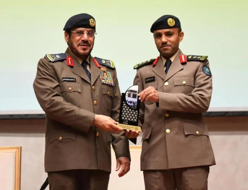 اللواء الفرج يحضر حفل تكريم جائزة التميز للعمل الميداني لحج 1446هـ