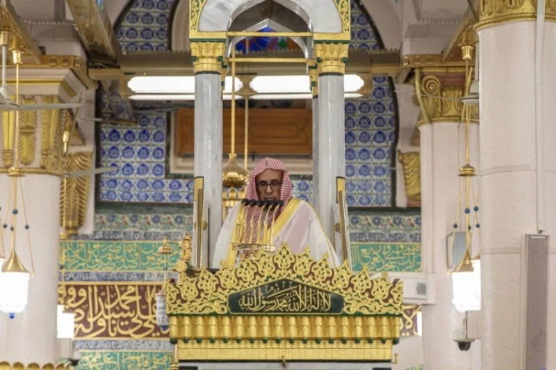 النميمة تضرّ الإخاء وتفرق الجماعة وفقاً لآل الشيخ