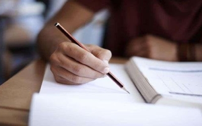 امتحان الرياضيات البحتة للثانوية العامة 2025 يثير الاهتمام