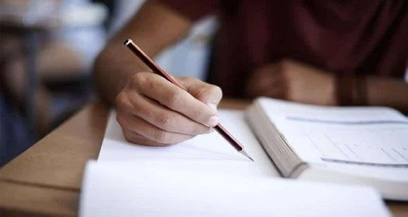 امتحان الرياضيات البحتة للثانوية العامة 2025 يثير الاهتمام
