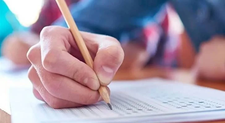 امتحانات "التوجيهي" تجرى بانسيابية وكوادر الوزارة تتابع التصحيح