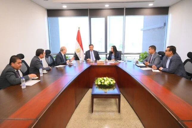 بحث وزيرا التضامن والزراعة إقامة معرض دائم لـ «ديارنا»