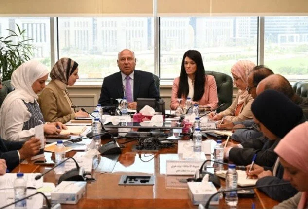 بحث وزيرا الصناعة والتخطيط جاهزية التعامل مع آلية تعديل حدود الكربون CBAM