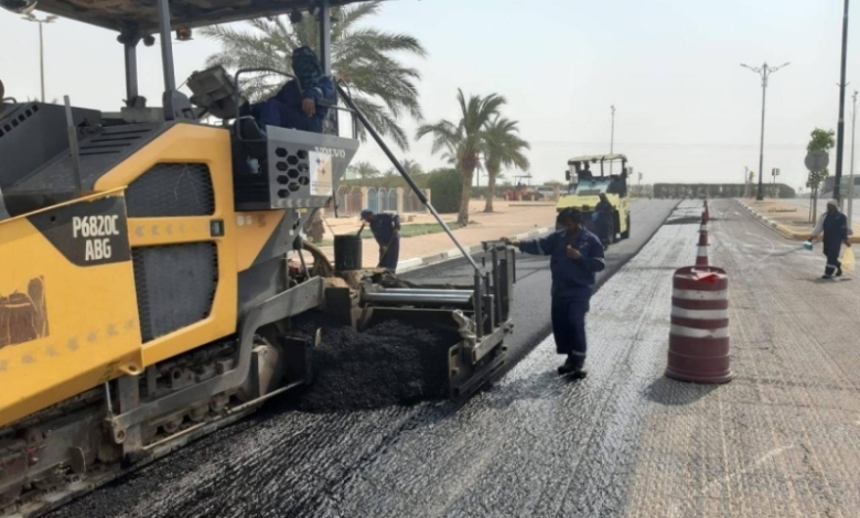 بقيق تستمر في تنفيذ مشاريع السفلتة