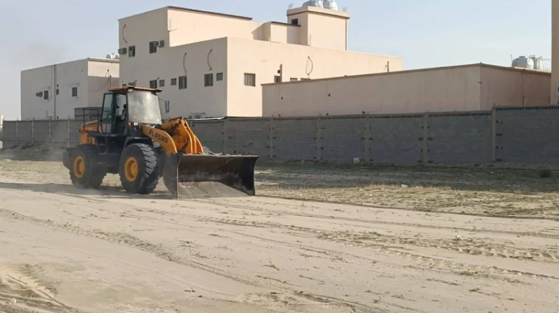 بلدية النعيرية تحقق: إصلاح 19000 م² من حفر الشوارع وإزالة 38000 م³ من الأنقاض والمخلفات