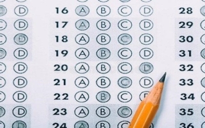 تحقيق في تداول أسئلة الكيمياء والجغرافيا على صفحات الغش من قبل «التعليم»