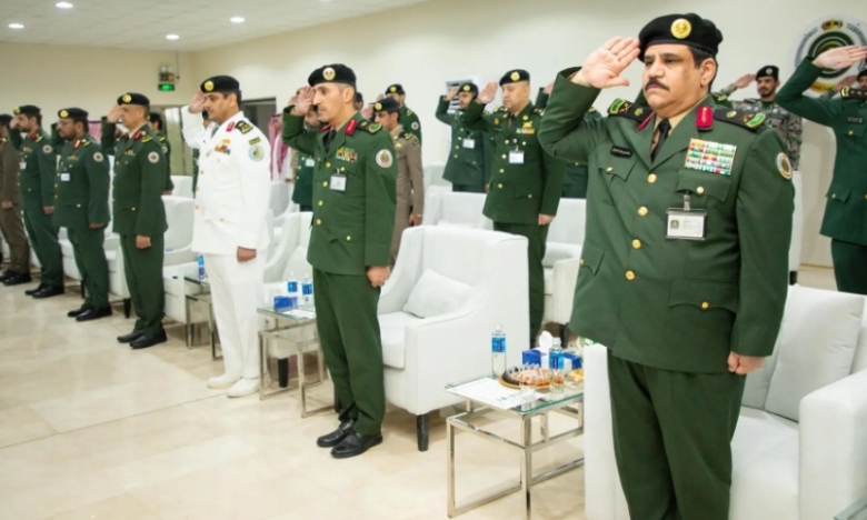 تخريج دورة الفرد الأساسي بالمنطقة الشرقية وسط حضور وزير الداخلية