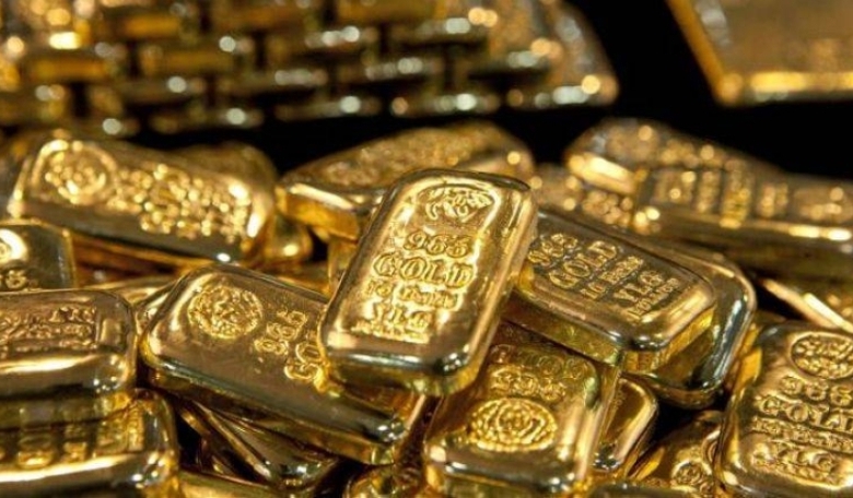 تراجع سعر الذهب بفعل زيادة الدولار واقتراب الموعد النهائي للرسوم الجمركية الجديدة.