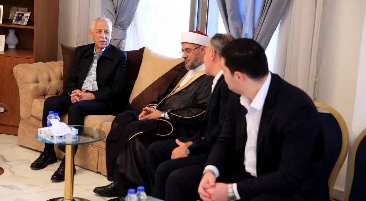 تعازي الملك وولي العهد للعيسوي إلى عشيرة الخماش وآل جبران
