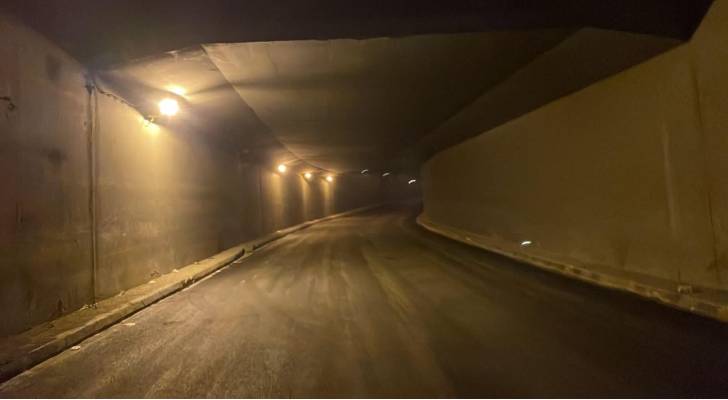 تعطل مركبة شحن يسبب ازدحامًا مروريًا من طريق المطار نحو نفق الملتقى