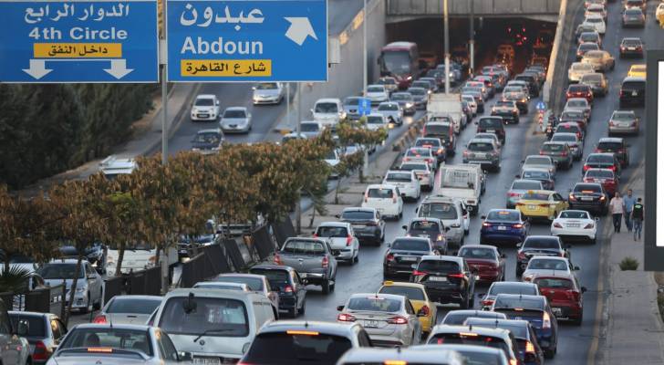 تعطل مركبة يؤثر على حركة المرور أعلى جسر عبدون المعلق