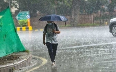 «تغيرات مناخية ملحوظة».. الأرصاد الجوية تكشف عن أسباب هطول الأمطار في يوليو