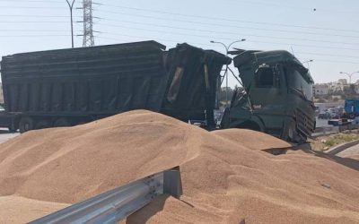 تفاصيل جديدة حول حادث تدهور مركبة شحن على طريق المطار