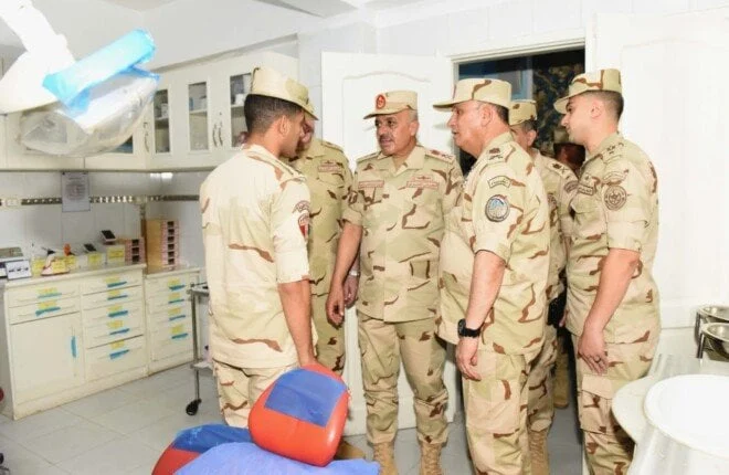 تفقد رئيس أركان حرب القوات المسلحة المنظومة التعليمية بمعهد ضباط الصف المعلمين | صور