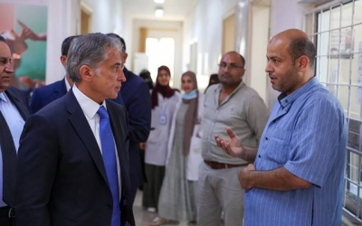 تفقد رئيس الوزراء مركز صحي مغير السرحان واستمع لملاحظات المراجعين ووجه بتعزيز الخدمات الصحية