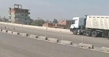 تفقد وزير النقل الطريق الإقليمي تطبيقاً لتعليمات الرئيس السيسي